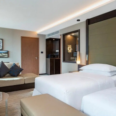Sheraton Metechi Palace Hotel комната для гостей фото 3