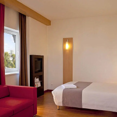 Гостиница Ibis Kiev City Center комната для гостей