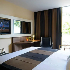 Отель Holiday Inn Cannes комната для гостей фото 3