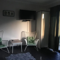 Гостиница Guest House on Beryozovaya 72 в Красной Поляне отзывы, цены и фото номеров - забронировать гостиницу Guest House on Beryozovaya 72 онлайн Красная Поляна комната для гостей фото 3