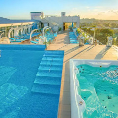 Гостиница SPA HOTEL NEMO with dolphins Украина, Харьков - отзывы, цены и фото номеров - забронировать гостиницу SPA HOTEL NEMO with dolphins онлайн бассейн