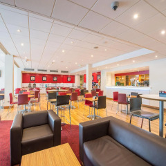 Отель Travelodge London Docklands Великобритания, Лондон - 2 отзыва об отеле, цены и фото номеров - забронировать отель Travelodge London Docklands онлайн гостиничный бар