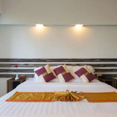 Отель The Bliss Suite Patong Номер Делюкс с различными типами кроватей