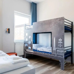 Отель a&o Copenhagen Norrebro Стандартный семейный номер с различными типами кроватей фото 3