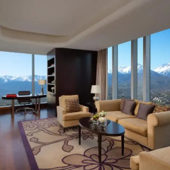 Отель The Ritz-Carlton, Almaty Представительский люкс