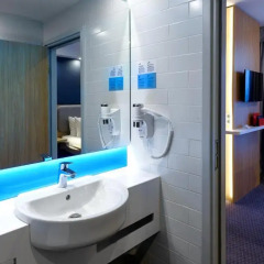Гостиница Holiday Inn Express Moscow - Khovrino 3* Стандартный номер с различными типами кроватей фото 4
