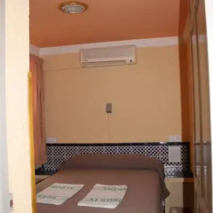 Отель Hostal Alcobia удобства в номере