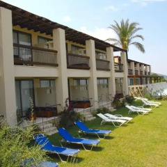Отель Ionian Blue Garden Suites Греция, Корфу - отзывы, цены и фото номеров - забронировать отель Ionian Blue Garden Suites онлайн пляж