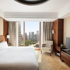 Отель Pudong Shangri-La East Shanghai 5* Номер Executive с различными типами кроватей