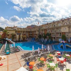 Отель Exelsior Beach Aparthotel бассейн