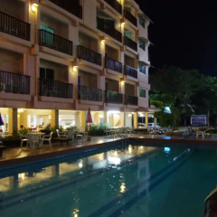 Charming Inn Hotel бассейн фото 3