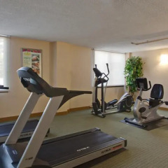 Отель La Quinta Inn & Suites Lax Лос-Анджелес фитнесс-зал