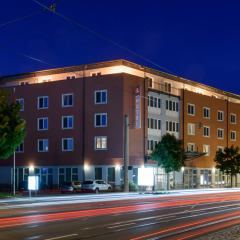 Отель Mercure Hotel Dresden Elbpromenade Германия, Дрезден - отзывы, цены и фото номеров - забронировать отель Mercure Hotel Dresden Elbpromenade онлайн вид на фасад фото 4