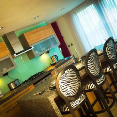 Отель Posh Pads at The Casartelli Великобритания, Ливерпуль - отзывы, цены и фото номеров - забронировать отель Posh Pads at The Casartelli онлайн гостиничный бар