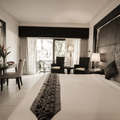 Отель Amora Beach Resort Phuket комната для гостей