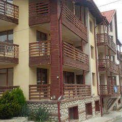 Отель Eagles Nest Aparthotel Банско вид на фасад