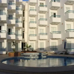 Отель Roma Host Way