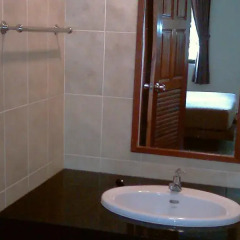 Отель Tassanee Garden Lodge ванная фото 3