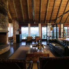 Отель Pululukwa Lodge интерьер отеля