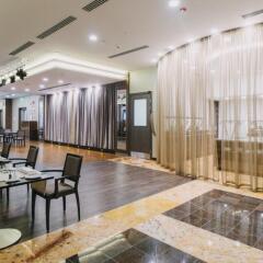 Гостиница DoubleTree by Hilton Tyumen в Тюмени - забронировать гостиницу DoubleTree by Hilton Tyumen, цены и фото номеров Тюмень питание фото 2