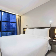Отель Maitria Sukhumvit 18 Bangkok – A Chatrium Collection 4* Стандартный номер фото 3