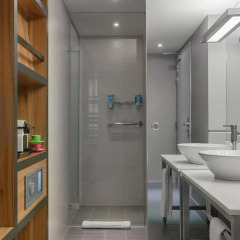 Отель Aloft Brussels Schuman 3* Номер Savvy с различными типами кроватей фото 3