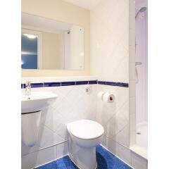 Travelodge Redhill Hotel Редхилл ванная фото 2