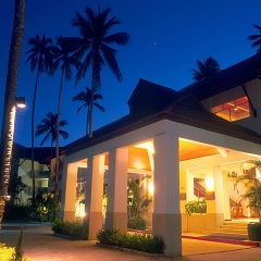 Отель Amora Beach Resort Phuket вид на фасад фото 2