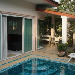 Отель 3-Bedroom Villa - Jomtien Beach балкон