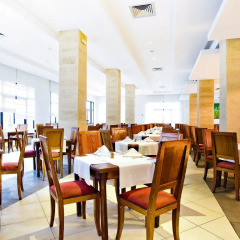 Отель Smartline Petit Palais питание