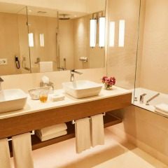 Hotel Vier Jahreszeiten Kempinski München 5* Улучшенный люкс с различными типами кроватей фото 5
