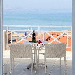 Europa Beach Hotel Гувес балкон
