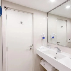 Mandarin Hotel Managed by Centre Point 4* Номер Делюкс с различными типами кроватей фото 5