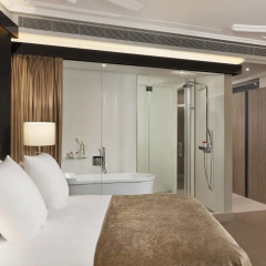 Отель Gran Melia Palacio De Los Duques 5* Номер Deluxe red level