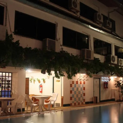 Отель Karon View Resort Phuket бассейн