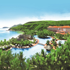 Отель Vinpearl Resort Nha Trang пляж