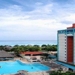 Отель Sunbeach бассейн фото 2