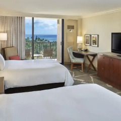 Отель Hilton Hawaiian Village Waikiki Beach Resort 4* Стандартный номер с 2 отдельными кроватями фото 7