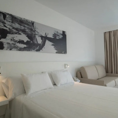Отель Els Pins Resort & Spa 4* Стандартный семейный номер с различными типами кроватей фото 5