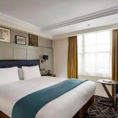 100 Queen's Gate Hotel London, Curio Collection by Hilton 5* Номер Атриум с двуспальной кроватью