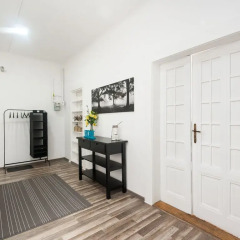 Апартаменты Narodni 2 - 2 Bedroom Apartment комната для гостей фото 9