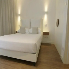 Hotel Select Suites & Spa 4* Номер категории Эконом с двуспальной кроватью
