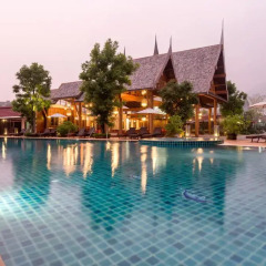 Отель Nai Na Resort & Spa бассейн