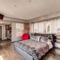 C. Luxury Palace & Hostel комната для гостей