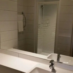Отель Premier Inn Glasgow Braehead Великобритания, Глазго - отзывы, цены и фото номеров - забронировать отель Premier Inn Glasgow Braehead онлайн ванная