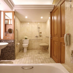 Nusa Dua Beach Hotel & Spa ванная фото 3