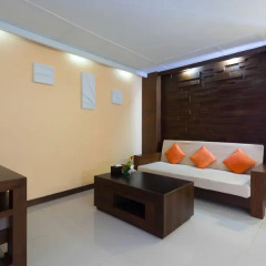Отель The Bliss Suite Patong Улучшенный номер с различными типами кроватей фото 5