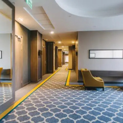 Гостиница DoubleTree by Hilton Tyumen в Тюмени - забронировать гостиницу DoubleTree by Hilton Tyumen, цены и фото номеров Тюмень интерьер отеля фото 2