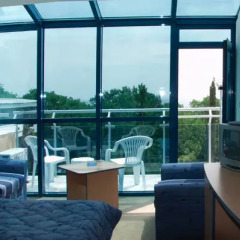 Отель Holiday Park Hotel Болгария, Золотые пески - отзывы, цены и фото номеров - забронировать отель Holiday Park Hotel онлайн балкон