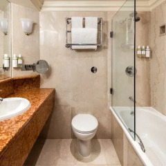 Отель Radisson Blu Edwardian Heathrow 4* Улучшенный номер с различными типами кроватей фото 5